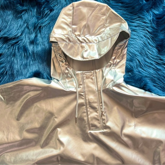 ❤️Sold❤️ RAINS Unisex Mirror Waterproof Cape Rain Jacket - Picture 13 of 14
